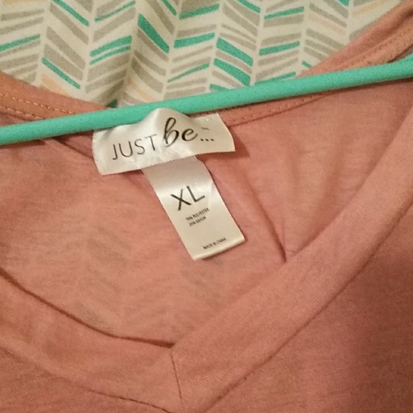 Clothing - Picture 3 of 4